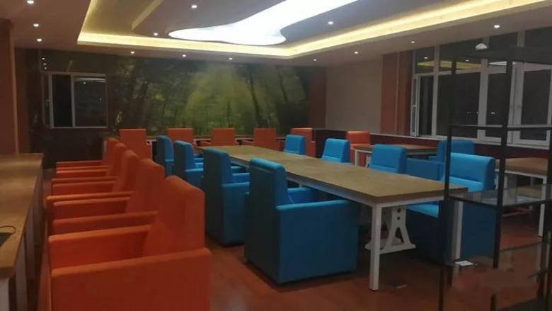 20191211/5df0eaa87653a.jpg 西安饭店桌子.jpg