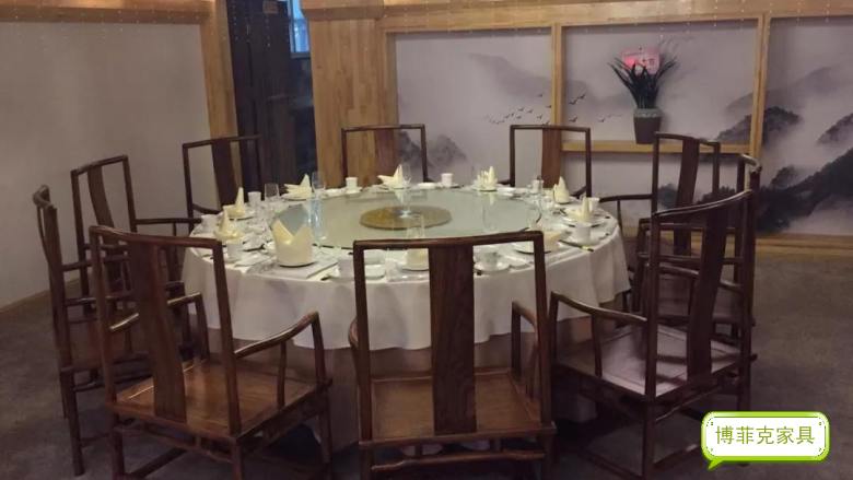 20191224/5e0226760e69a.jpg 忆商山会所餐桌.jpg