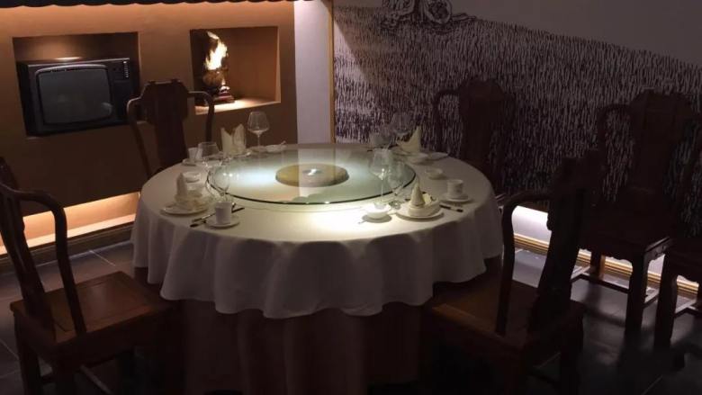 20191224/5e02267bcc504.jpg 忆商山会所餐桌椅.jpg