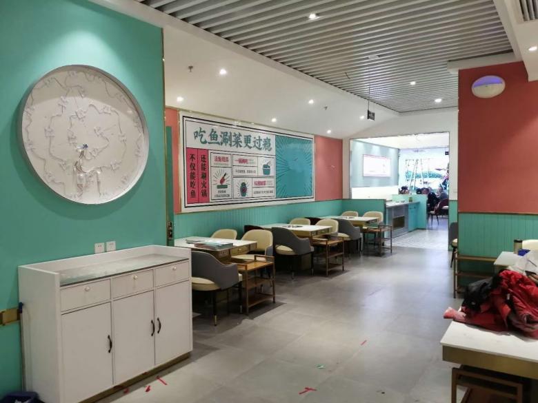 西安火锅桌厂家出货.jpg